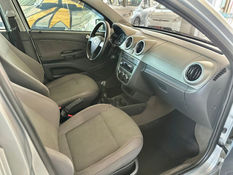 VOYAGE 1.6 MI COMFORTLINE 8V FLEX 4P MANUAL - 2010 - CAXIAS DO SUL