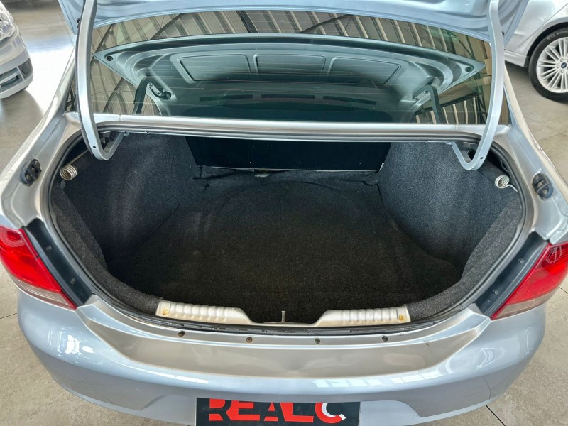 VOYAGE 1.6 MI COMFORTLINE 8V FLEX 4P MANUAL - 2010 - CAXIAS DO SUL