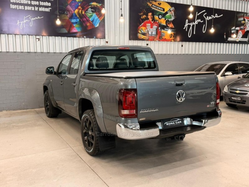 AMAROK 3.0 V6 TDI HIGHLINE CD DIESEL 4MOTION AUTOMÁTICO - 2022 - CAXIAS DO SUL