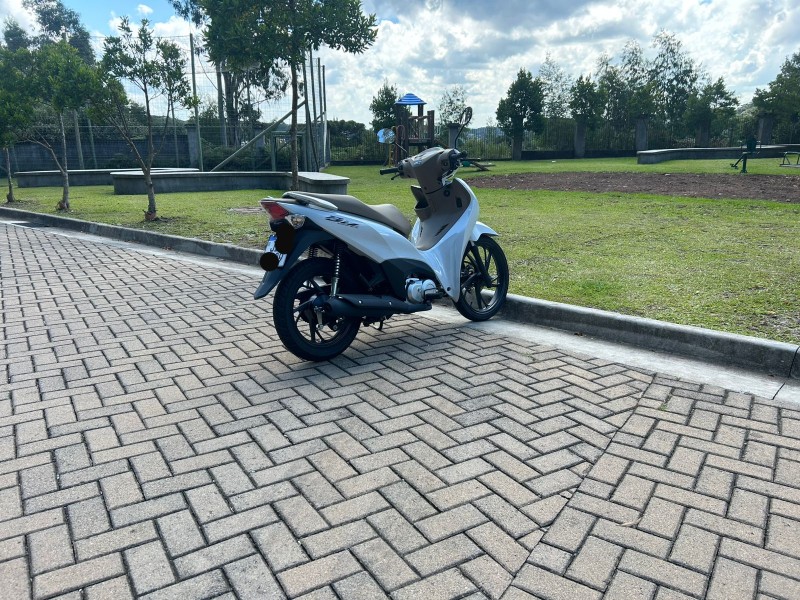 BIZ 125 EX - 2025 - CANELA