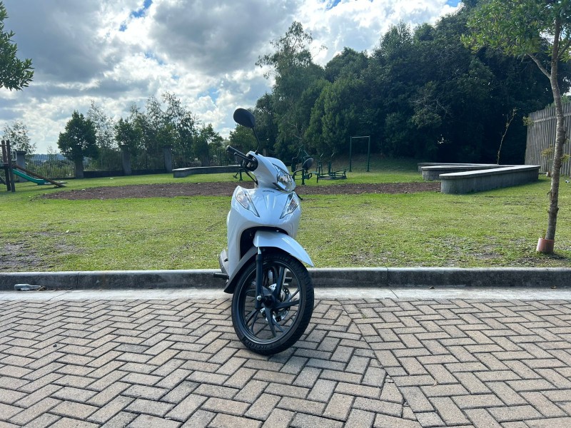 BIZ 125 EX - 2025 - CANELA