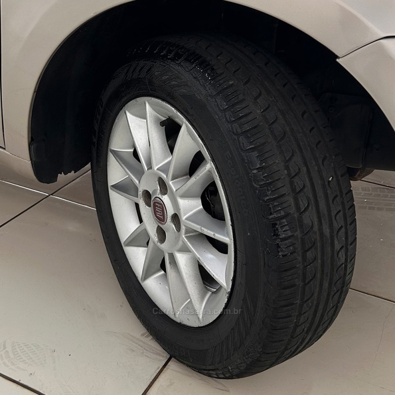 IDEA 1.4 MPI ELX 8V FLEX 4P MANUAL - 2009 - VACARIA