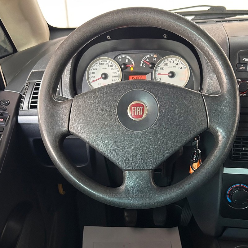 IDEA 1.4 MPI ELX 8V FLEX 4P MANUAL - 2009 - VACARIA