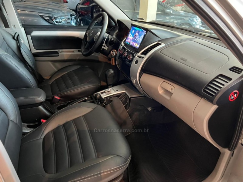 PAJERO DAKAR 3.2 HPE 4X4 7 LUGARES 16V TURBO INTERCOOLER DIESEL 4P AUTOMÁTICO - 2015 - CAXIAS DO SUL