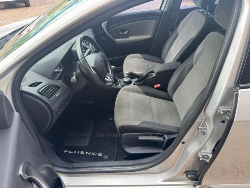 FLUENCE 2.0 DYNAMIQUE 16V FLEX 4P MANUAL - 2015 - SãO MARCOS