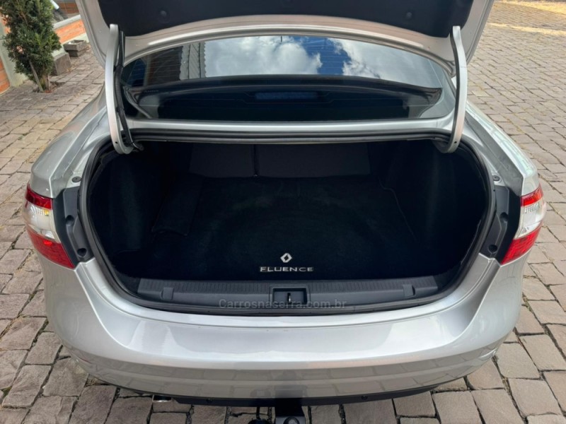 FLUENCE 2.0 DYNAMIQUE 16V FLEX 4P MANUAL - 2015 - SãO MARCOS