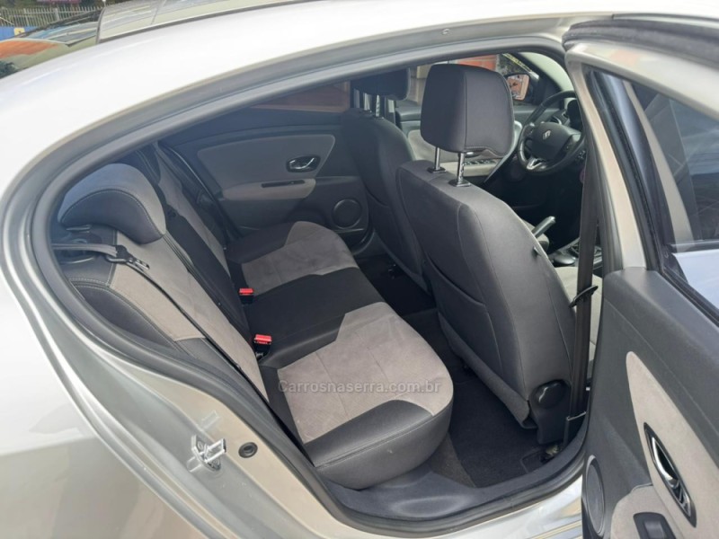 FLUENCE 2.0 DYNAMIQUE 16V FLEX 4P MANUAL - 2015 - SãO MARCOS