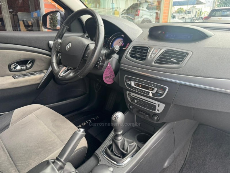 FLUENCE 2.0 DYNAMIQUE 16V FLEX 4P MANUAL - 2015 - SãO MARCOS