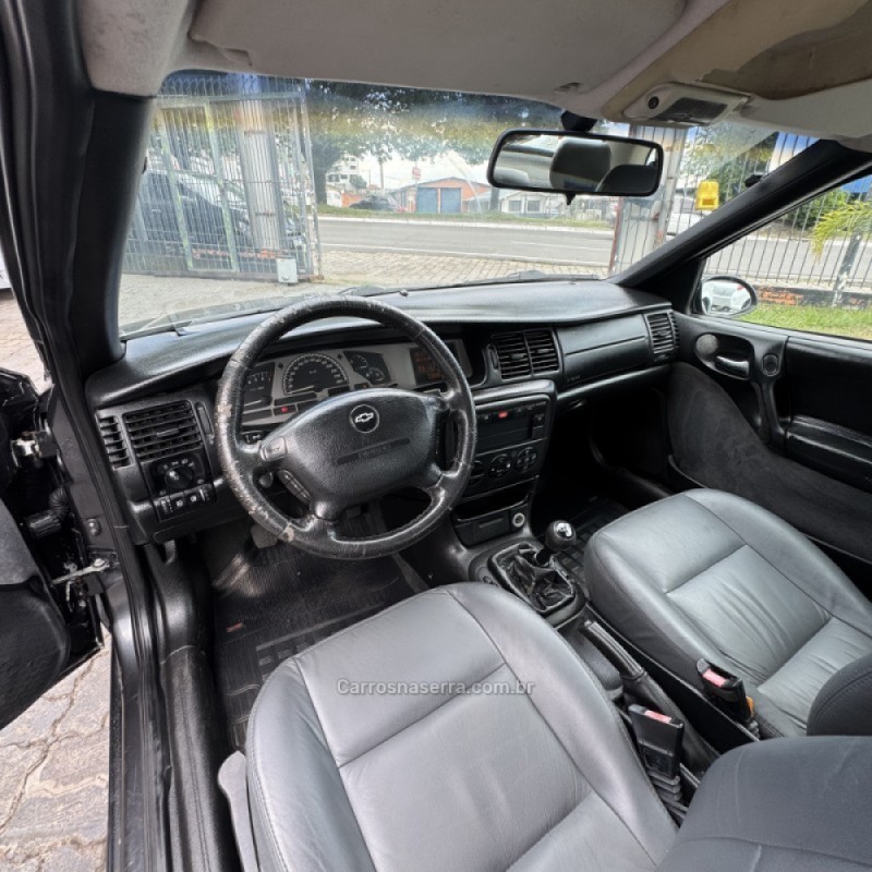 VECTRA 2.2 MPFI CD 16V GASOLINA 4P MANUAL - 2002 - CAXIAS DO SUL