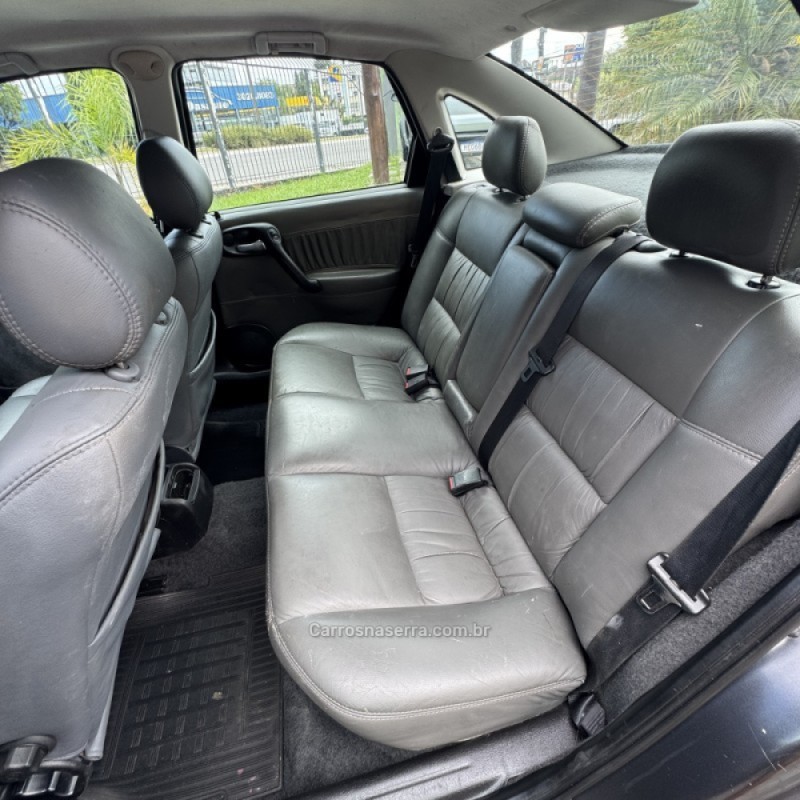 VECTRA 2.2 MPFI CD 16V GASOLINA 4P MANUAL - 2002 - CAXIAS DO SUL