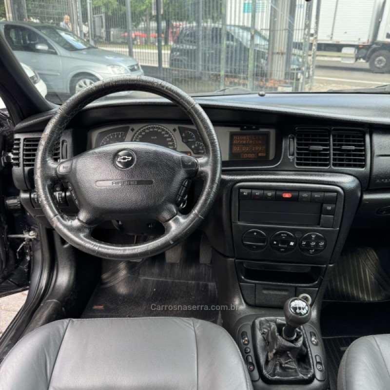 VECTRA 2.2 MPFI CD 16V GASOLINA 4P MANUAL - 2002 - CAXIAS DO SUL