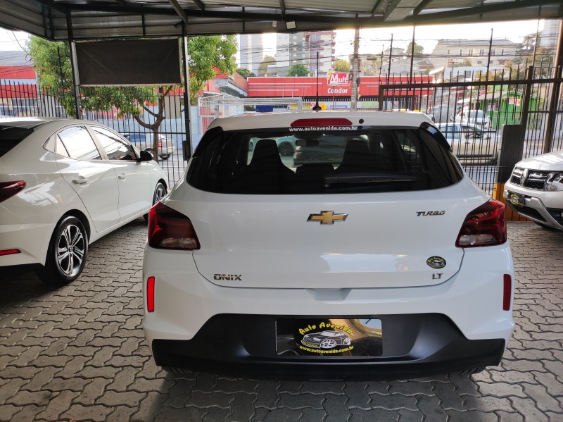 ONIX 1.0 LT 12V TURBO FLEX 4P MANUAL - 2023 - CAXIAS DO SUL