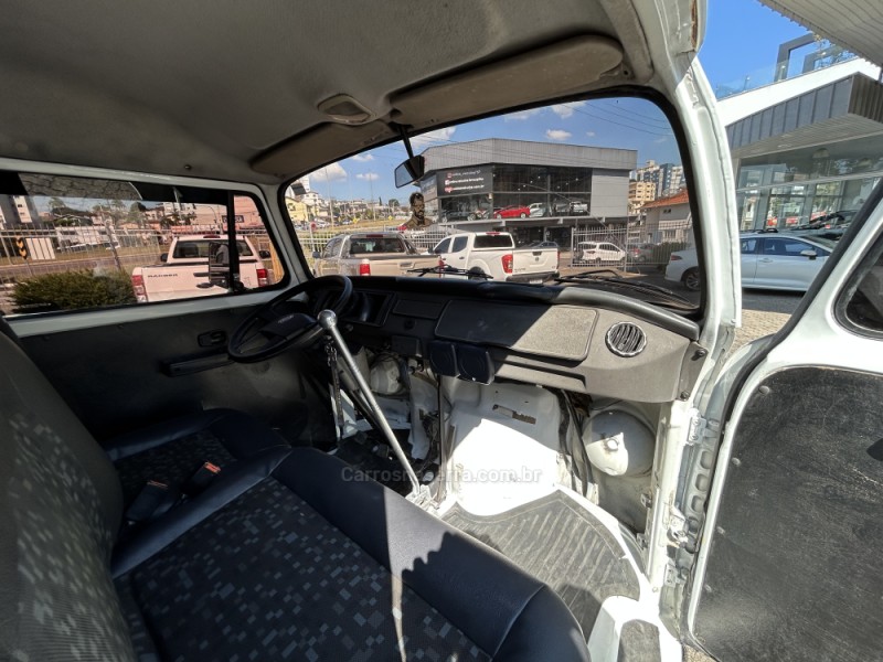 KOMBI 1.4 MI FURGÃO 8V FLEX 3P MANUAL - 2010 - FARROUPILHA