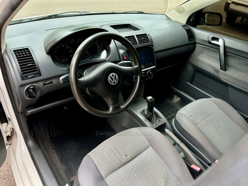 POLO 1.6 MI 8V GASOLINA 4P MANUAL - 2003 - GUAPORé