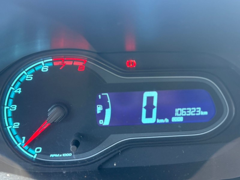 ONIX 1.4 MPFI LT 8V FLEX 4P MANUAL - 2015 - FARROUPILHA