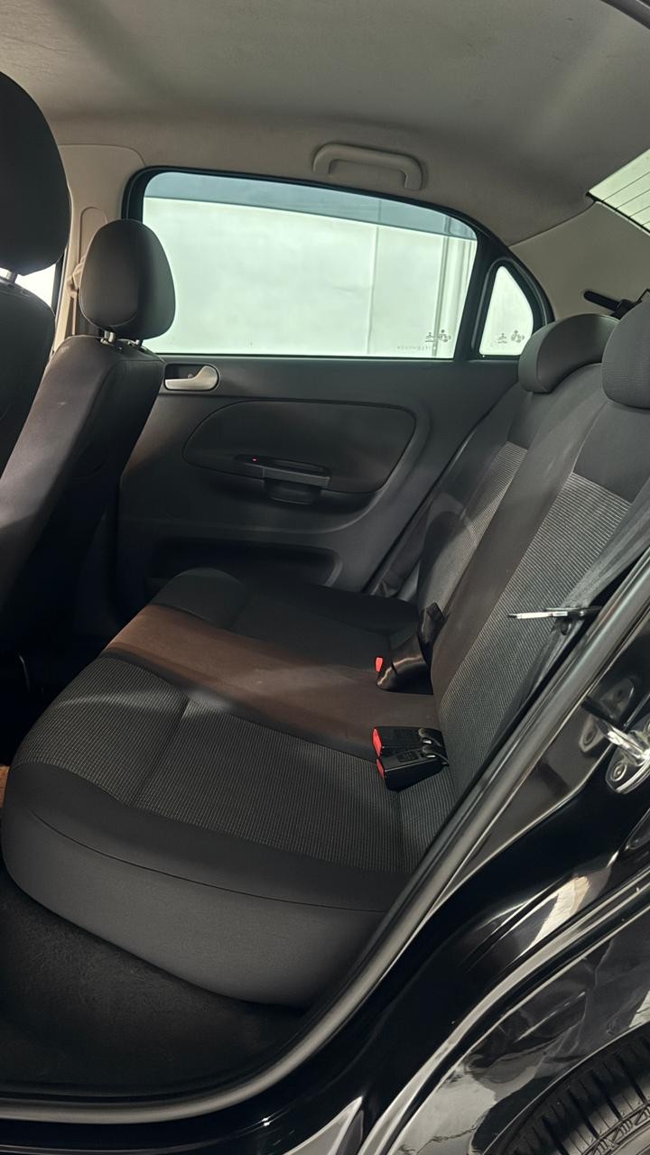 VOYAGE 1.6 MI TREND 8V FLEX 4P MANUAL - 2013 - ESTâNCIA VELHA