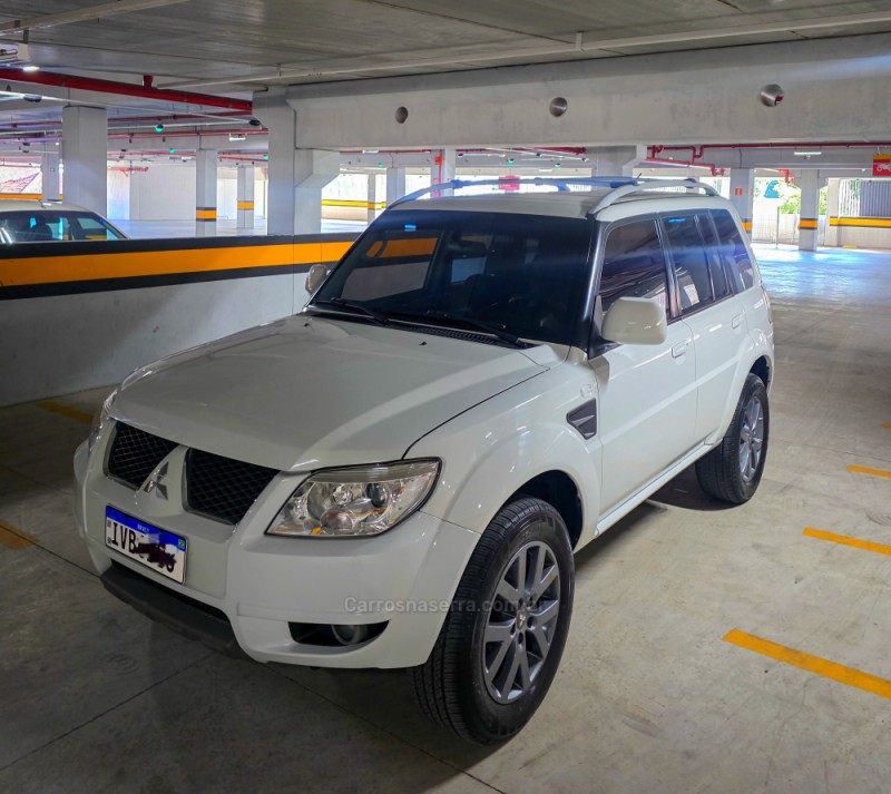 PAJERO TR4 2.0 4X2 16V 140CV FLEX 4P AUTOMÁTICO - 2014 - CAXIAS DO SUL