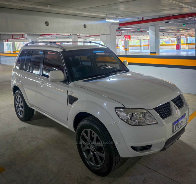 PAJERO TR4 2.0 4X2 16V 140CV FLEX 4P AUTOMÁTICO - 2014 - CAXIAS DO SUL