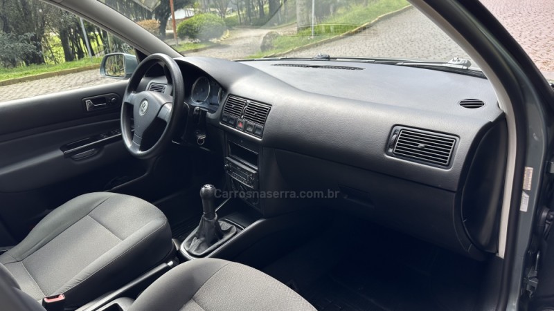 GOLF 1.6 MI 8V FLEX 4P MANUAL - 2009 - CAXIAS DO SUL