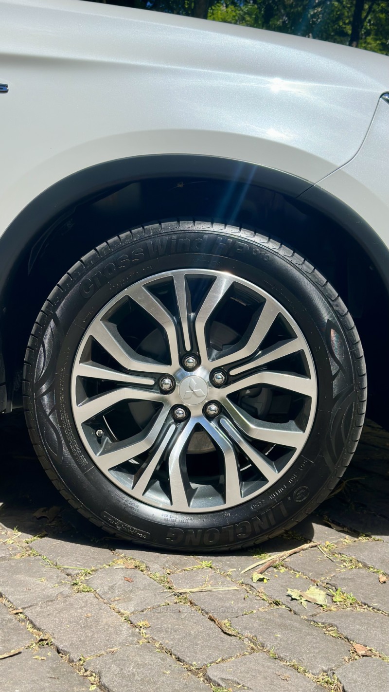 OUTLANDER 3.0 GT 4X4 V6 24V GASOLINA 4P AUTOMÁTICO - 2018 - CAXIAS DO SUL