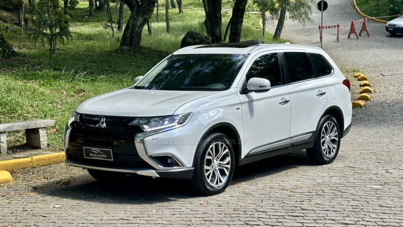 OUTLANDER 3.0 GT 4X4 V6 24V GASOLINA 4P AUTOMÁTICO - 2018 - CAXIAS DO SUL