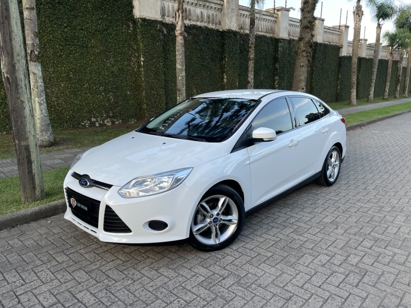 focus 2.0 s sedan 16v flex 4p automatico 2014 caxias do sul