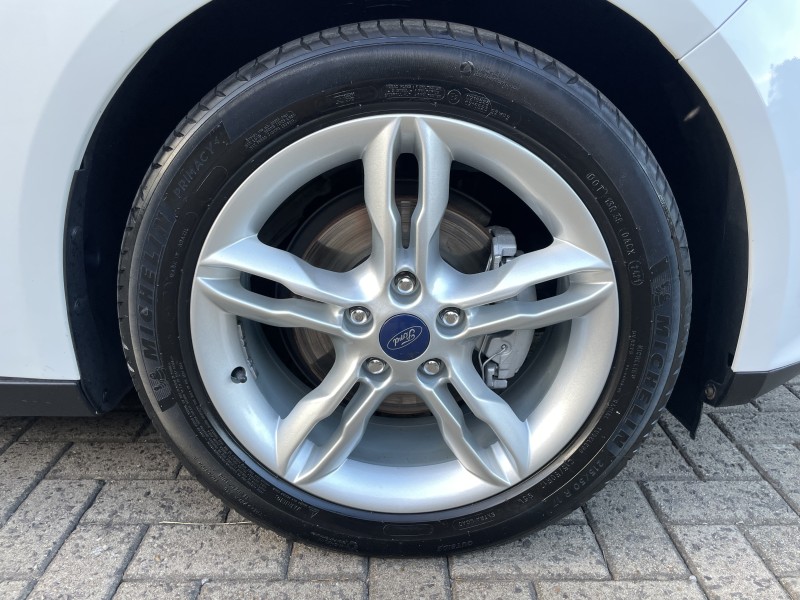 FOCUS 2.0 S SEDAN 16V FLEX 4P AUTOMÁTICO - 2014 - CAXIAS DO SUL