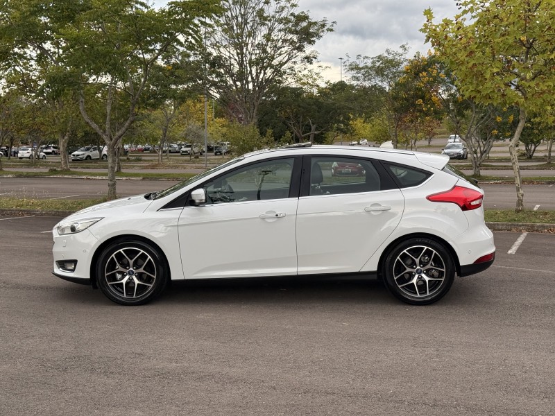 FOCUS 2.0 TITANIUM PLUS HATCH 16V FLEX 4P AUTO - 2016 - BENTO GONçALVES