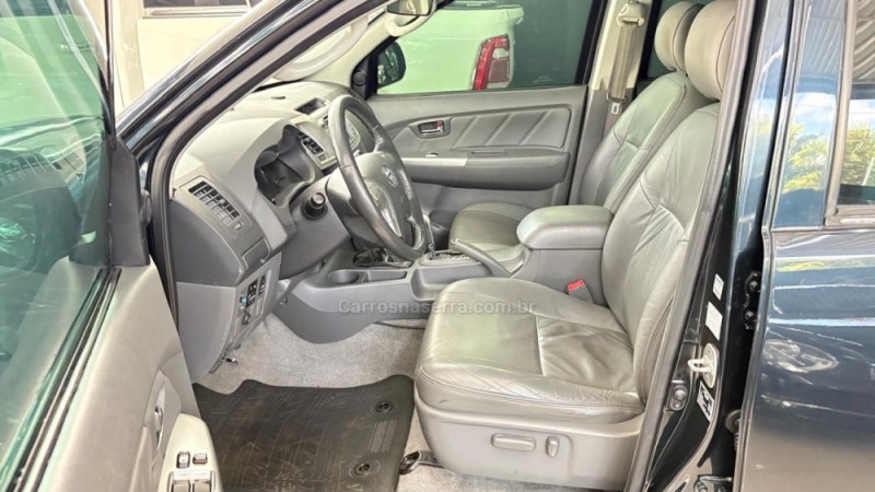 HILUX 3.0 SR 4X4 CD 16V TURBO INTERCOOLER DIESEL 4P AUTOMÁTICO - 2012 - CAXIAS DO SUL