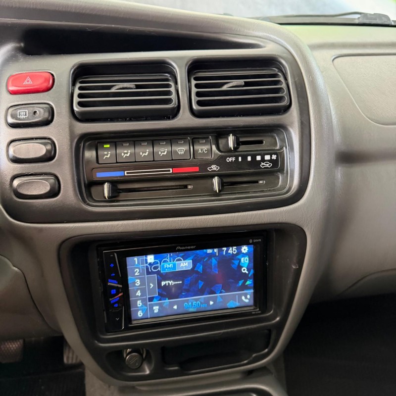 TRACKER 2.0 4X4 8V TURBO INTERCOOLER DIESEL 4P MANUAL - 2004 - CAXIAS DO SUL