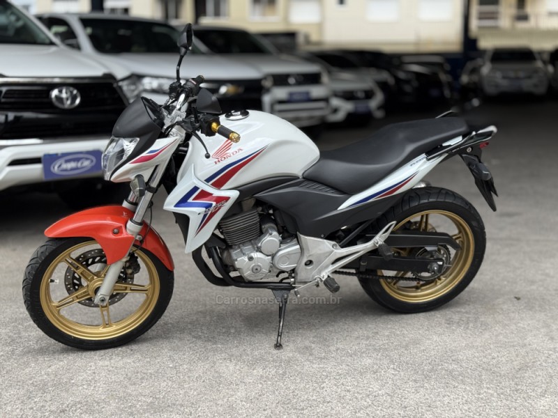 cb 300r  2015 caxias do sul