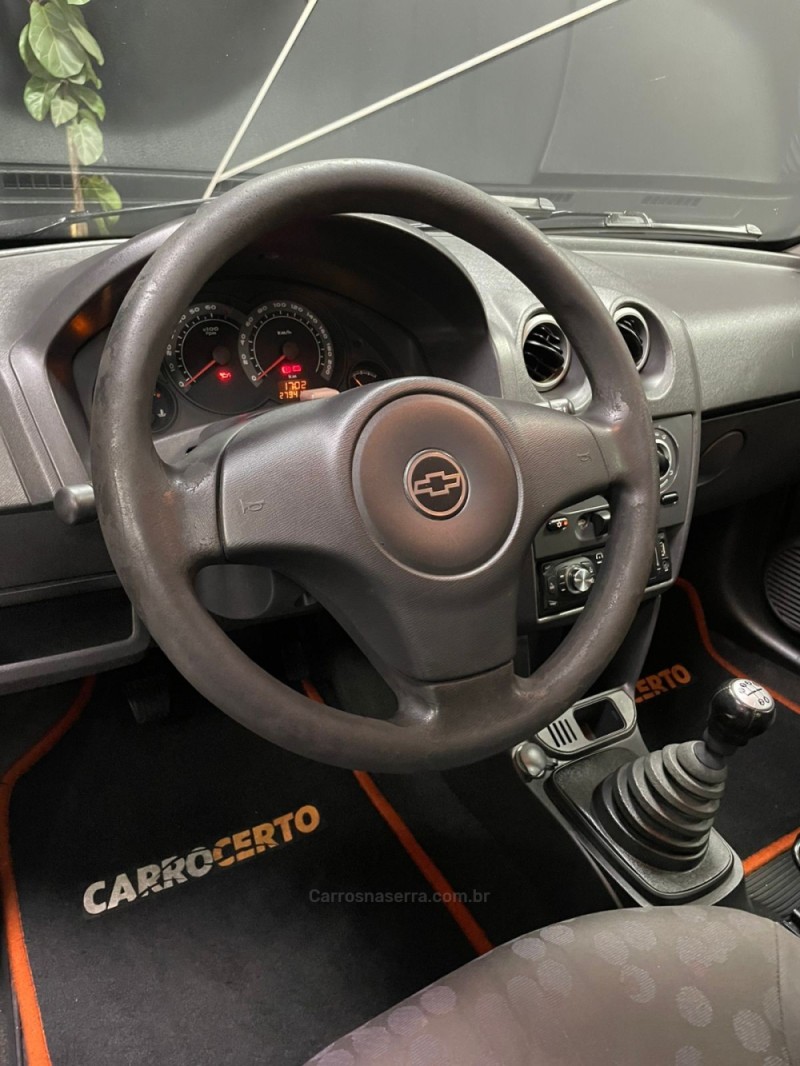 PRISMA 1.4 MPFI JOY 8V FLEX 4P MANUAL - 2009 - NOVO HAMBURGO