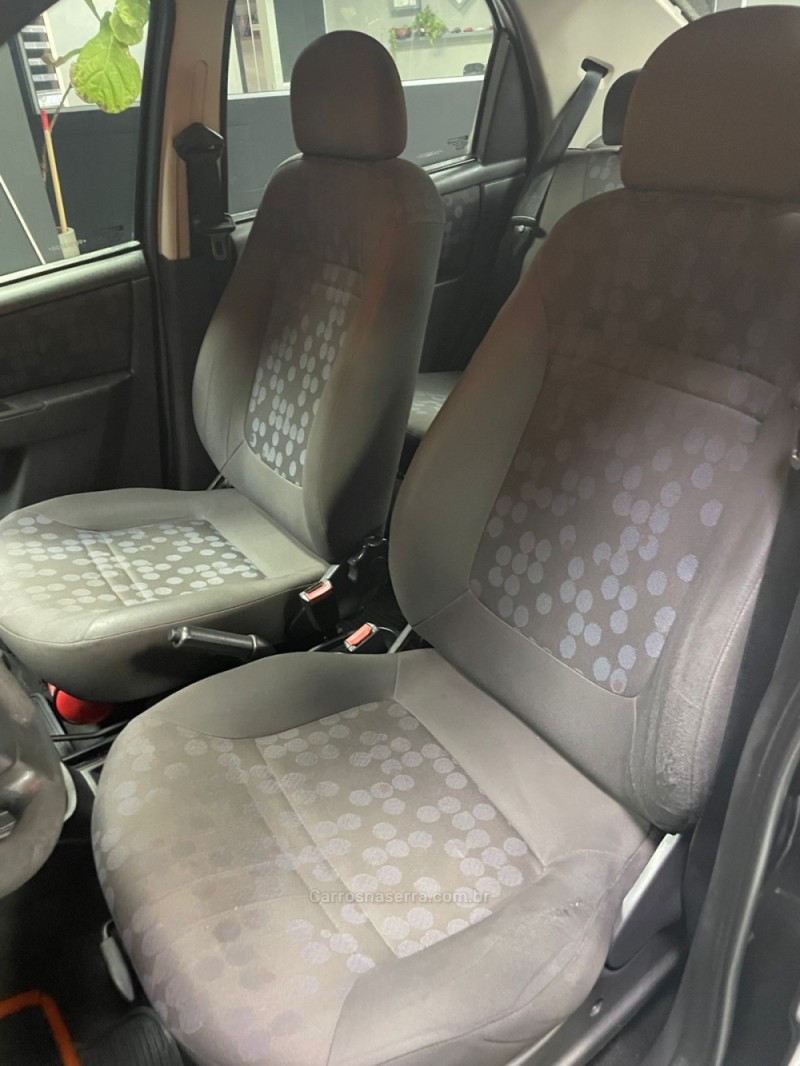 PRISMA 1.4 MPFI JOY 8V FLEX 4P MANUAL - 2009 - NOVO HAMBURGO