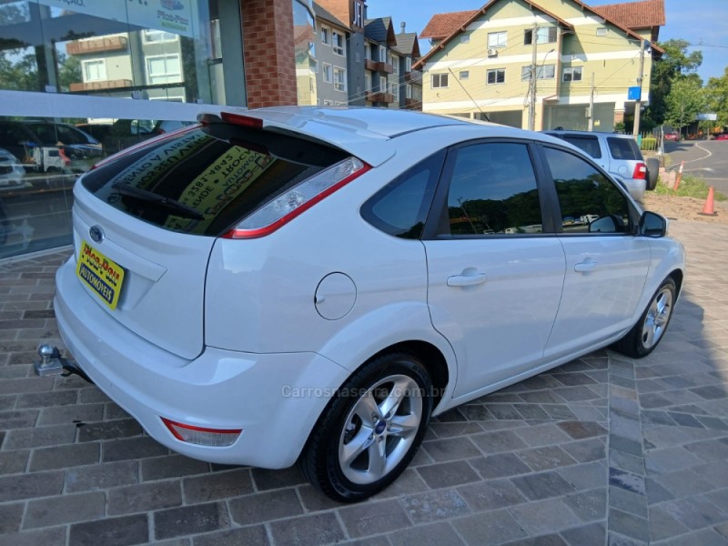 FOCUS 1.6 GL 16V FLEX 4P MANUAL - 2013 - NOVA PETRóPOLIS