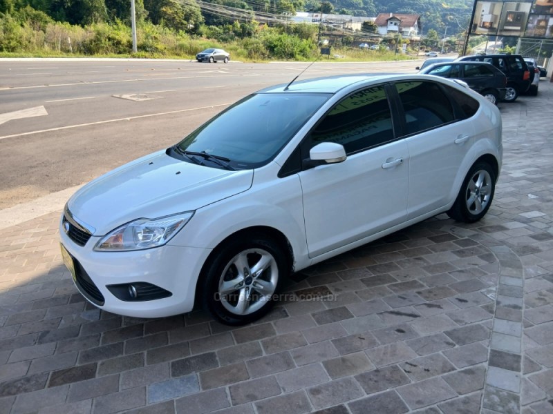 FOCUS 1.6 GL 16V FLEX 4P MANUAL - 2013 - NOVA PETRóPOLIS