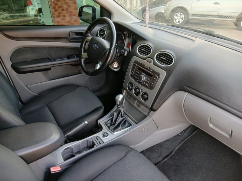 FOCUS 1.6 GL 16V FLEX 4P MANUAL - 2013 - NOVA PETRóPOLIS