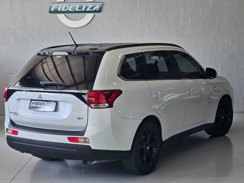 OUTLANDER 3.0 GT 4X4 V6 24V GASOLINA 4P AUTOMÁTICO - 2014 - FARROUPILHA