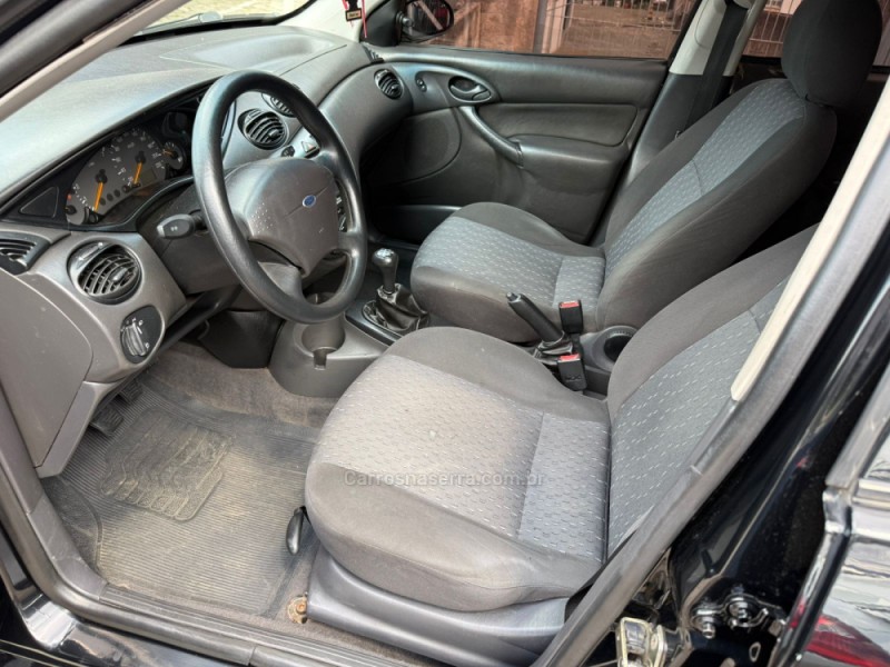 FOCUS 1.6 GL 8V GASOLINA 4P MANUAL - 2006 - FARROUPILHA
