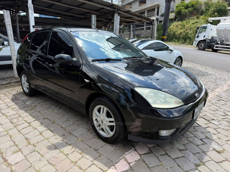 FOCUS 1.6 GL 8V GASOLINA 4P MANUAL - 2006 - FARROUPILHA