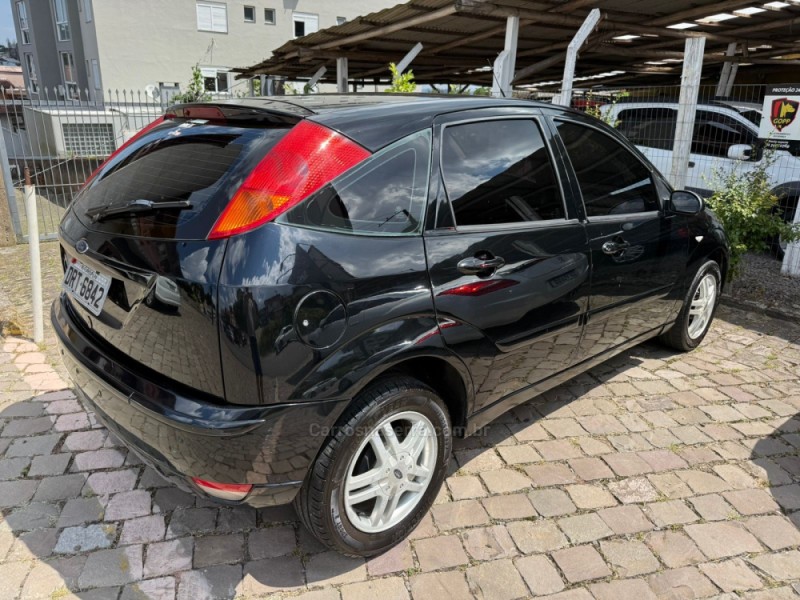 FOCUS 1.6 GL 8V GASOLINA 4P MANUAL - 2006 - FARROUPILHA