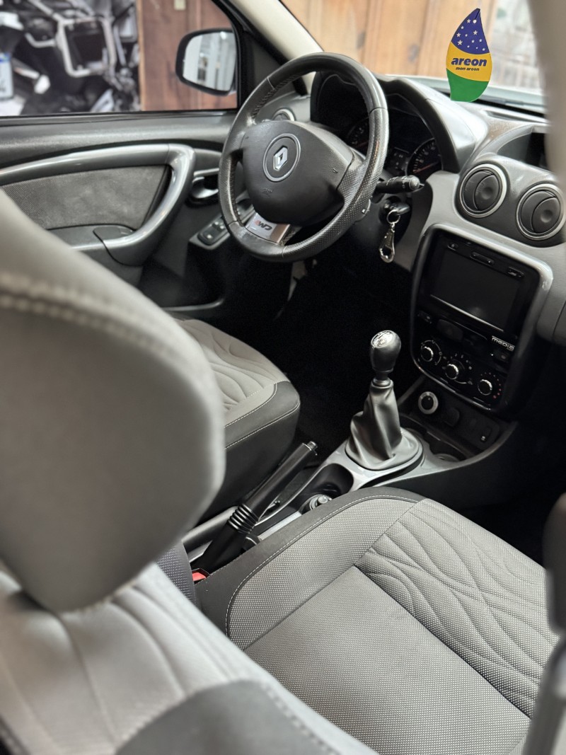 DUSTER 2.0 TECH ROAD II 4X4 16V FLEX 4P MANUAL - 2014 - CAXIAS DO SUL