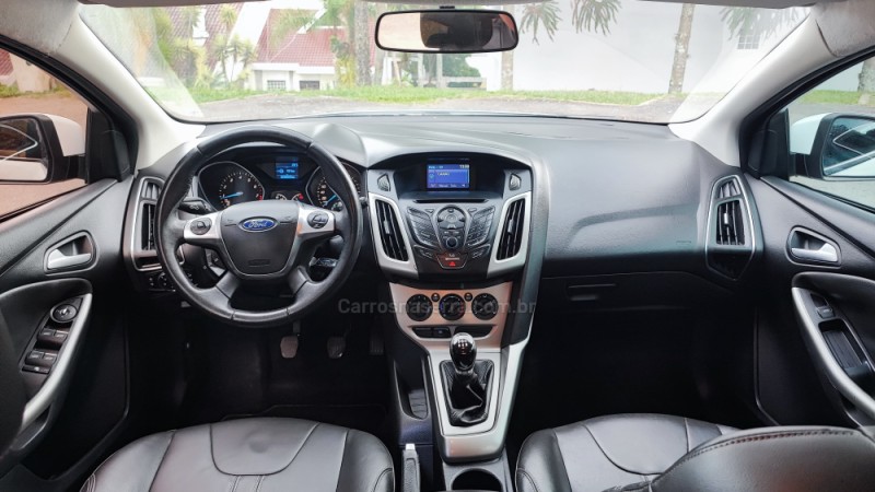 FOCUS 1.6 SE 8V FLEX 4P MANUAL - 2015 - FARROUPILHA