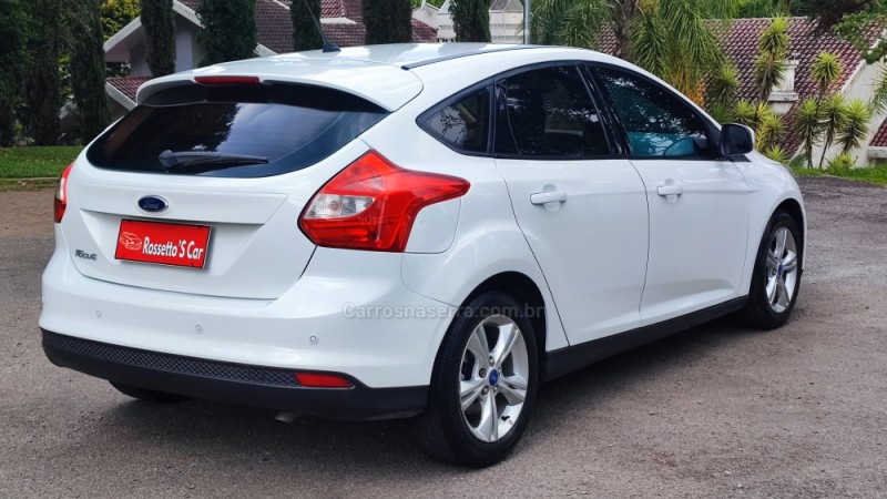 FOCUS 1.6 SE 8V FLEX 4P MANUAL - 2015 - FARROUPILHA