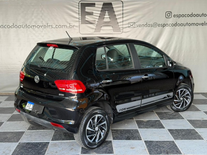 FOX 1.6 MSI TRENDLINE 8V FLEX 4P MANUAL - 2017 - NOVA PRATA