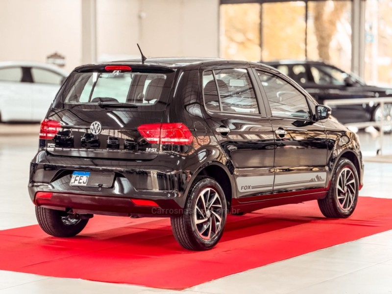 FOX 1.6 MSI TRENDLINE 8V FLEX 4P MANUAL - 2017 - NOVA PRATA