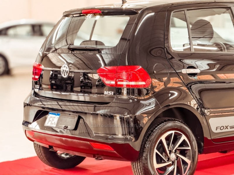 FOX 1.6 MSI TRENDLINE 8V FLEX 4P MANUAL - 2017 - NOVA PRATA