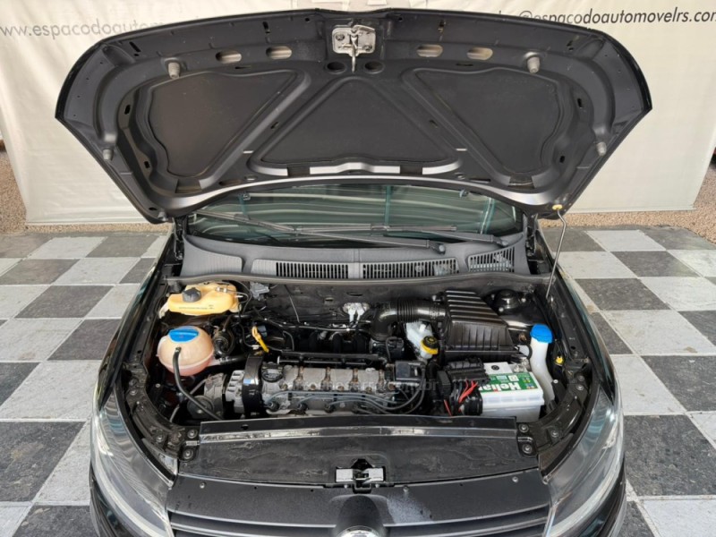 FOX 1.6 MSI TRENDLINE 8V FLEX 4P MANUAL - 2017 - NOVA PRATA