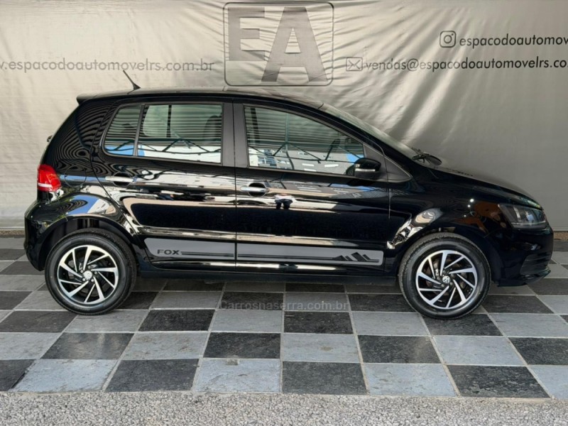 FOX 1.6 MSI TRENDLINE 8V FLEX 4P MANUAL - 2017 - NOVA PRATA