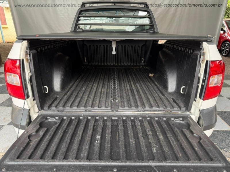 SAVEIRO 1.6 MI TRENDLINE CS 8V FLEX 2P MANUAL - 2015 - NOVA PRATA