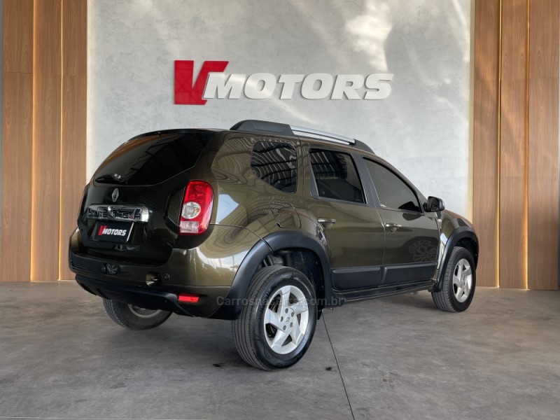 DUSTER 1.6 DYNAMIQUE 4X2 16V FLEX 4P MANUAL - 2014 - PAROBé